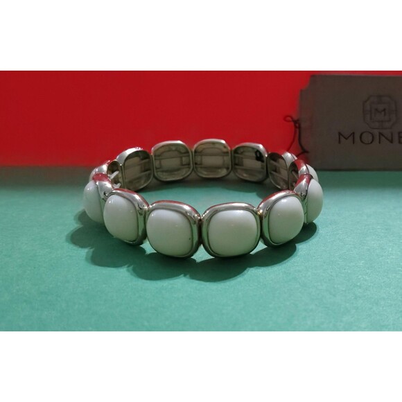 Monet Bangle Bracelet Eggshell Resin Gold Tone Metal Fashion Jewelry Stretchy x1 - Picture 2 of 11